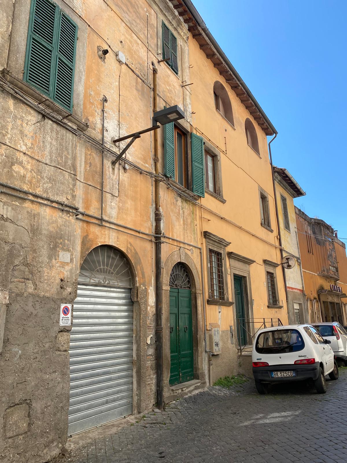 Appartamento in vendita a Centro Storico, Viterbo - Ampio Appartamento nel Centro Storico di Viterbo – Via del Pavone