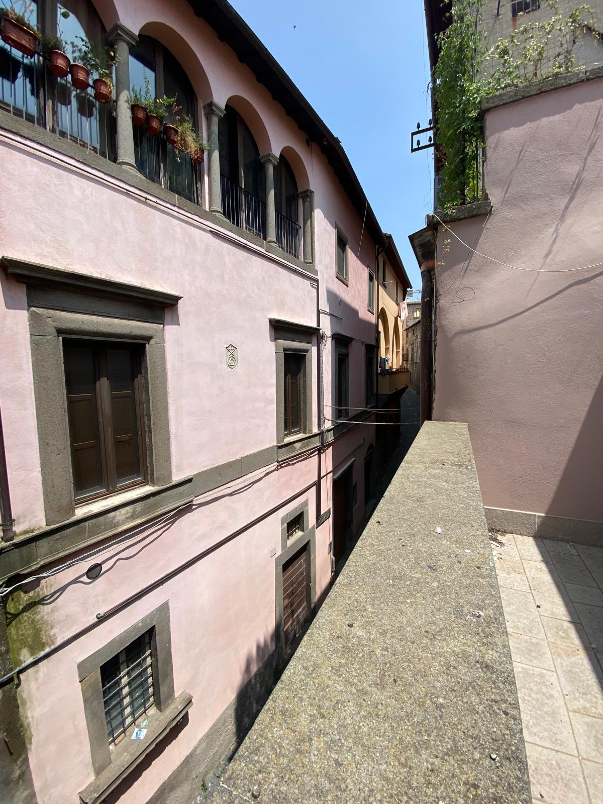 Struttura Indipendente in vendita a Viterbo Centro, Viterbo - Agenzia Immobiliare Viterbo - Anteprima 5