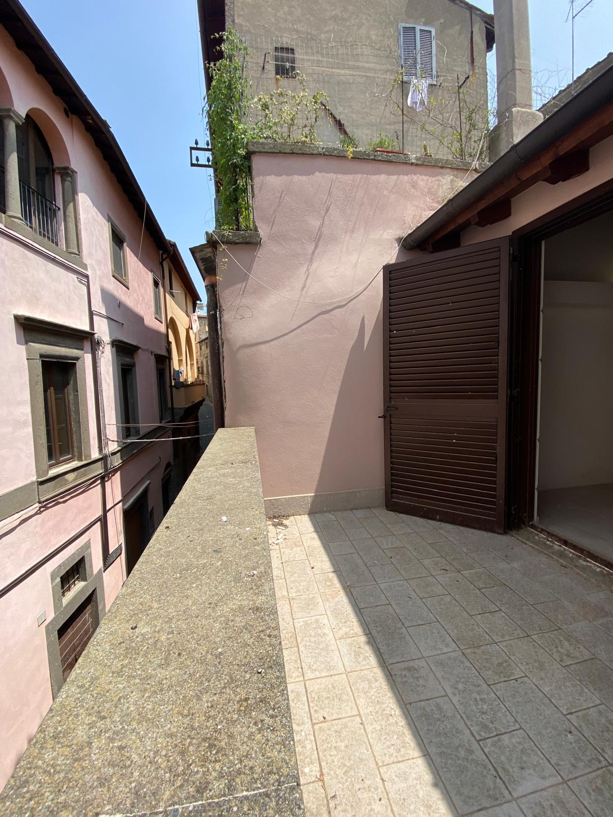 Struttura Indipendente in vendita a Viterbo Centro, Viterbo - Agenzia Immobiliare Viterbo - Anteprima 10